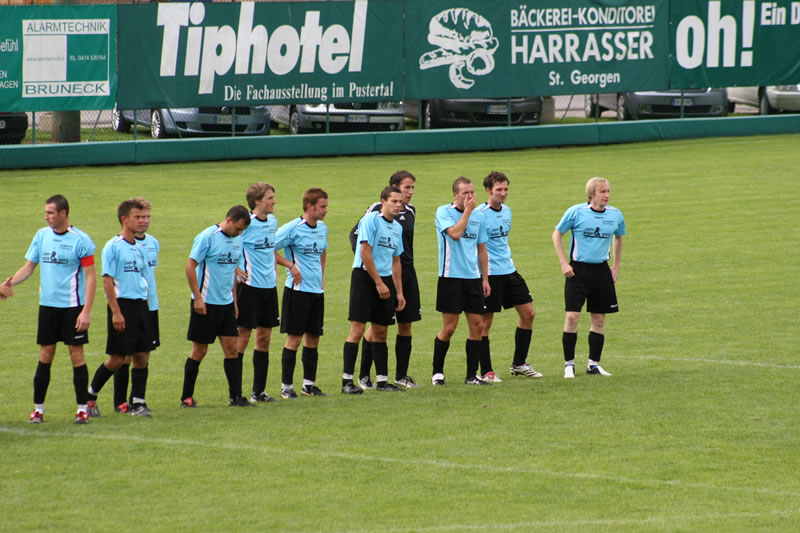 gal/Stadtturnier2007 - Spiel um Platz3 gegen Ahrntal/2007-08-12 SVR gg. SSV Ahrntal beim Stadtrurnier 009.jpg
